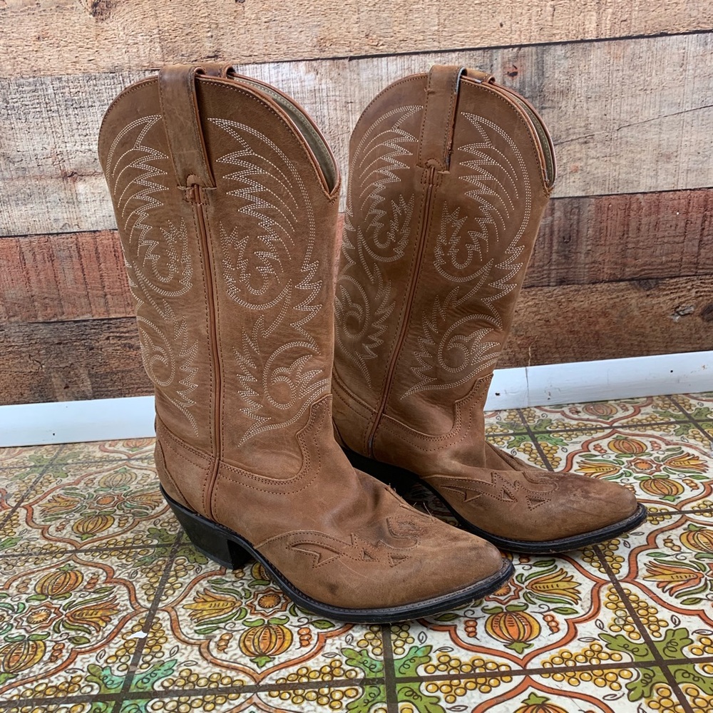 Durango size 7M women’s cowboy boots